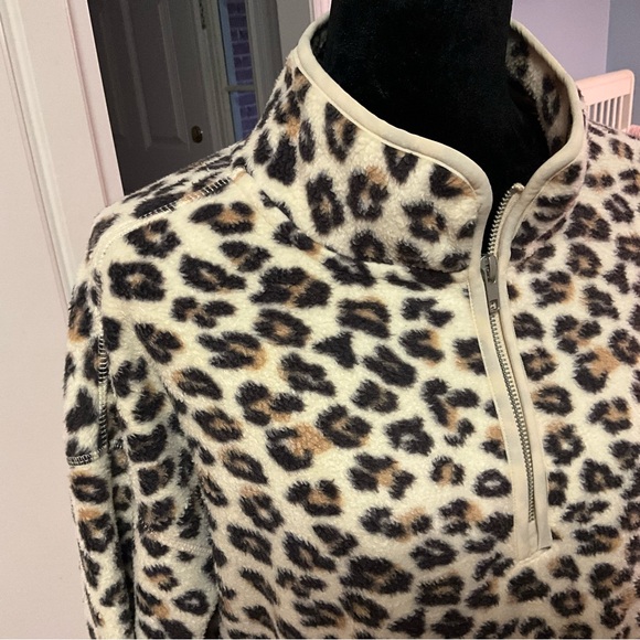 NWOT Women’s Leopard Pullover Quarter-zip Pullover Jacket - Picture 2 of 6